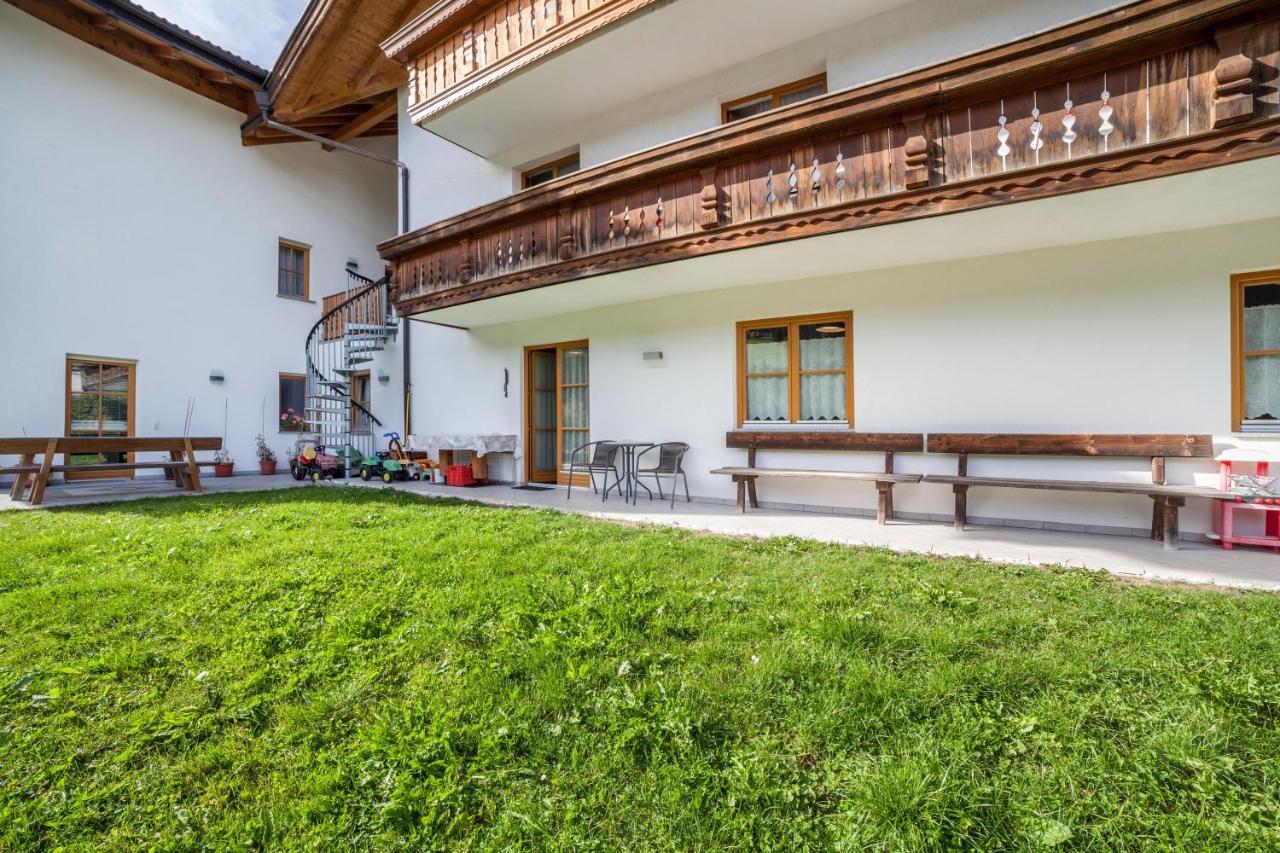 Parigger Apt Lavendel Racines Exterior foto